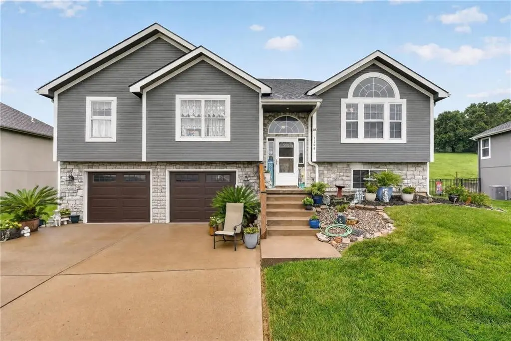 1206 Wildwood Street, Leavenworth, KS 66048 - #1