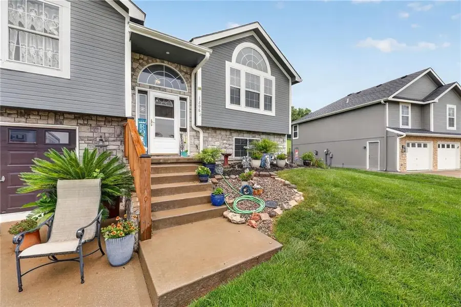 1206 Wildwood Street, Leavenworth, KS 66048 - #3