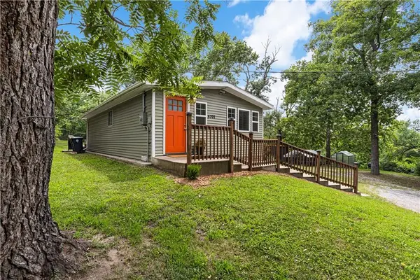 5701 E 56th Street, Kansas City, MO 64130