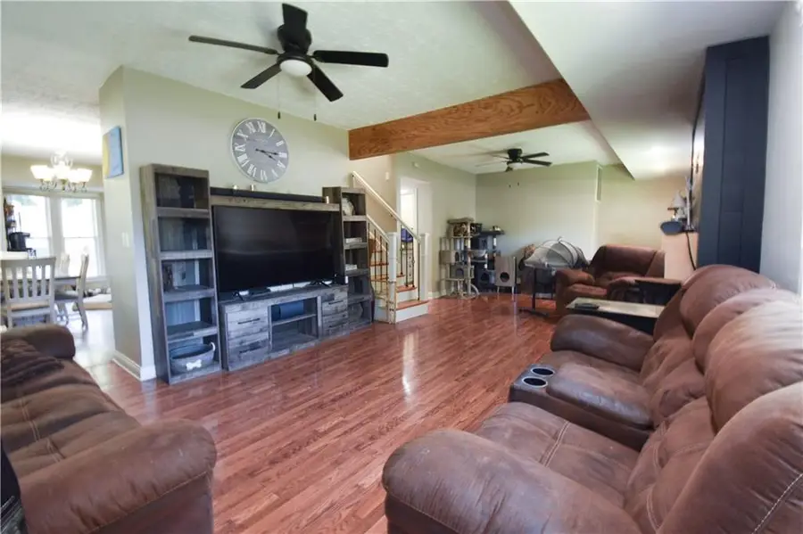 302 S Chestnut Street, Cameron, MO 64429 - #3