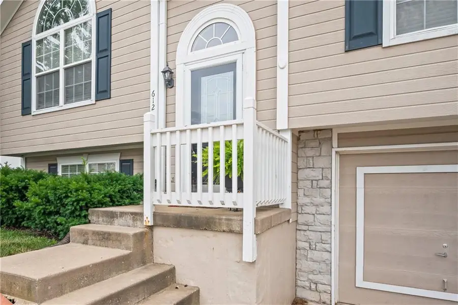 612 NE Cumberland Drive, Blue Springs, MO 64014 - #3