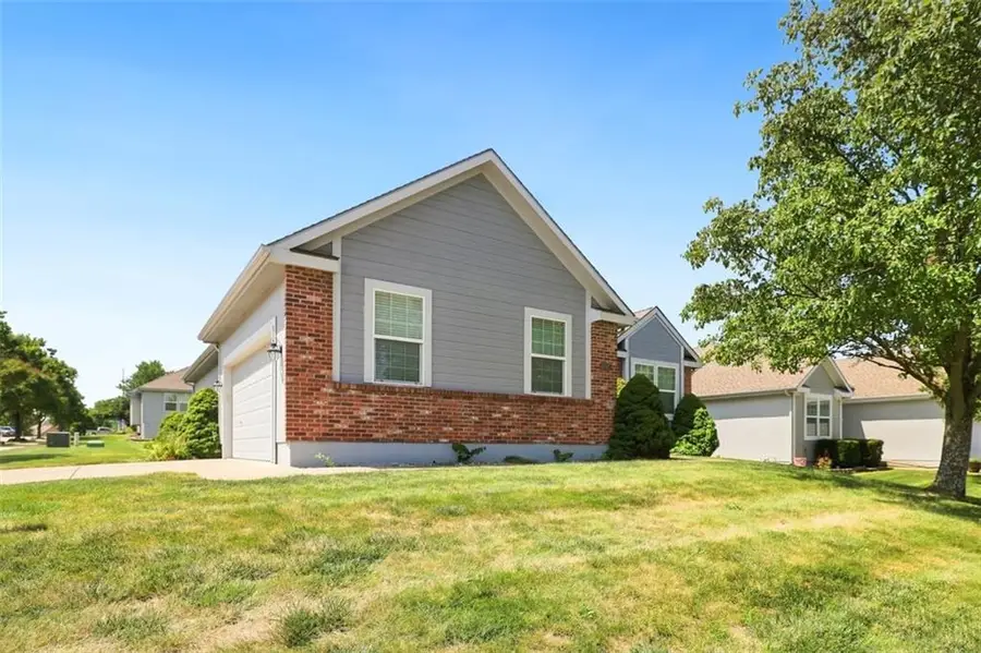 7204 N Cypress Avenue, Kansas City, MO 64119 - #2