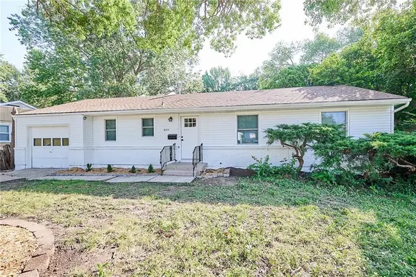 9015 Washington Street, Kansas City, MO 64114