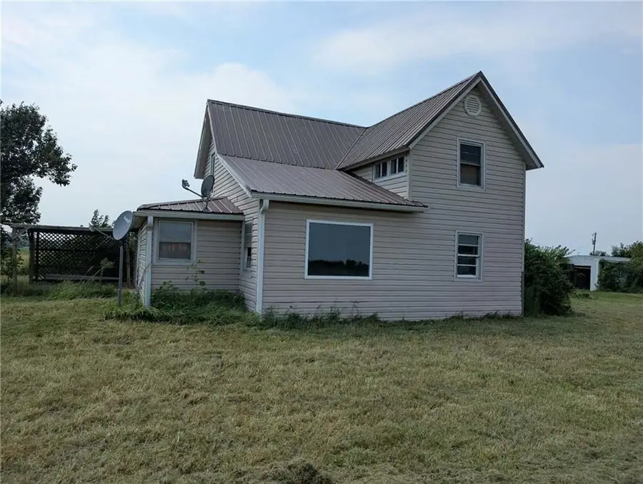 17841 SE Wabaunsee Road, Kincaid, KS 66039 - #2