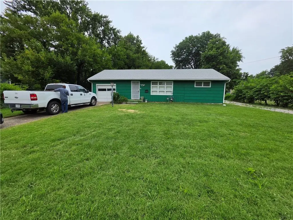 8507 E 87th Street, Kansas City, MO 64138 - #1