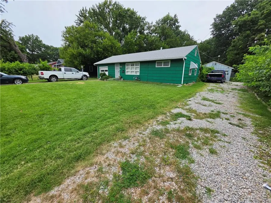 8507 E 87th Street, Kansas City, MO 64138 - #2