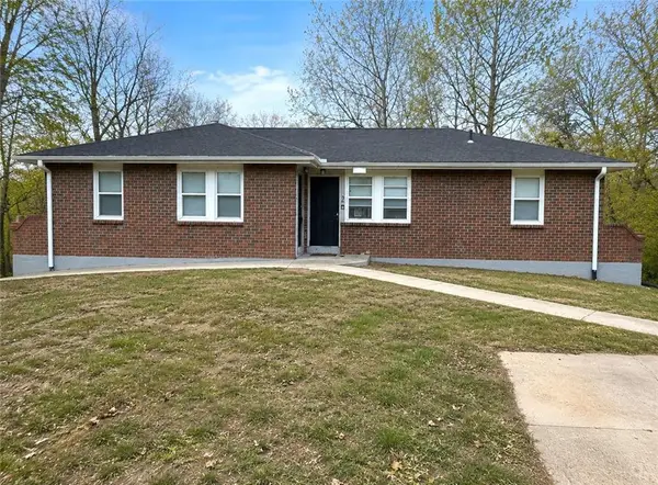 226 SE 101st Road, Warrensburg, MO 64093