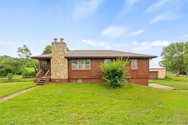 13578 184th Street, Linwood, KS 66052
