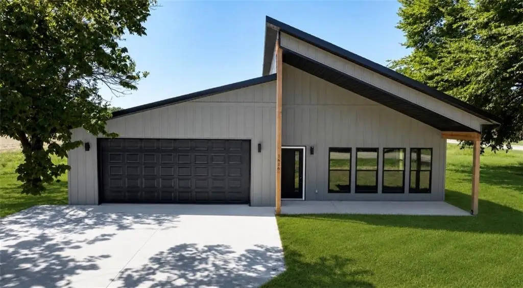 1616 E 20th Street, Pittsburg, KS 66762 - #1
