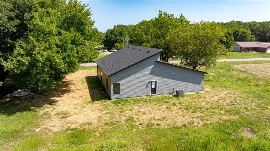 1616 E 20th Street, Pittsburg, KS 66762 - #2