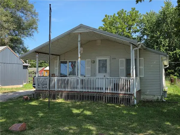 1711 Parkview Avenue, St Joseph, MO 64504