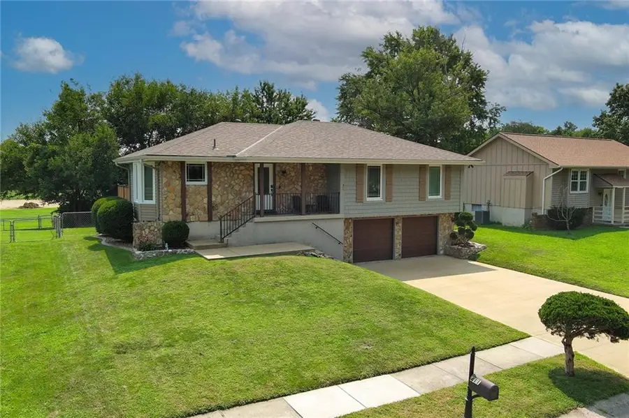 411 SE Claremont Street, Lees Summit, MO 64063 - #2