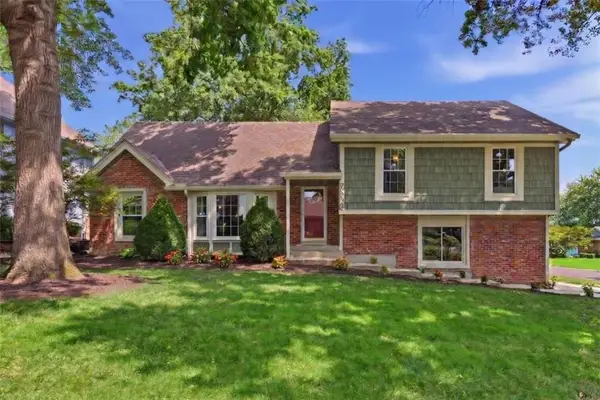 7500 W 98th Terrace, Overland Park, KS 66212