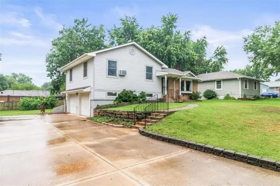 703 E Maple Street, Archie, MO 64725 - #3