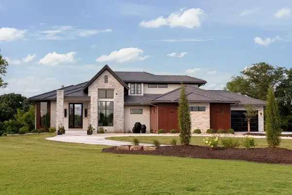12505 NW Copper Hill Court, Parkville, MO 64152