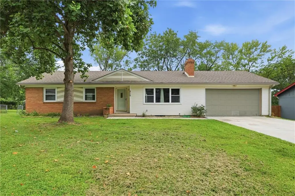 9112 E 58th Terrace, Raytown, MO 64133 - #1