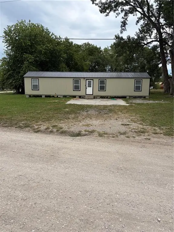 86 Mine Creek Avenue, Mound City, KS 66056 - #1