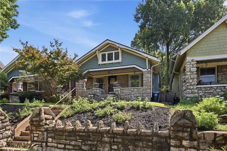 4141 Kenwood Avenue, Kansas City, MO 64110 - #3