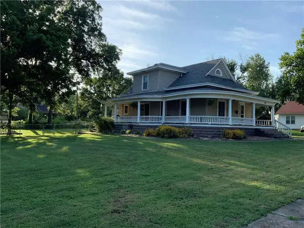 409 S Green Street, Yates Center, KS 66783