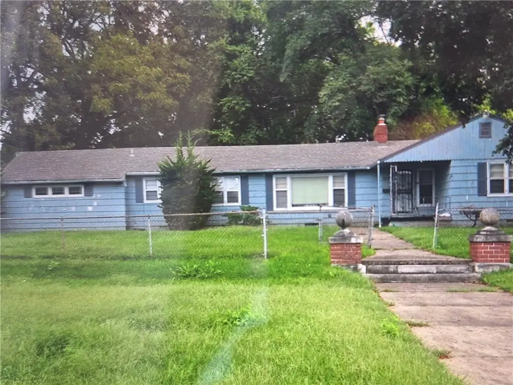 5801 Blue Hills Road S, Kansas City, MO 64110 - #1