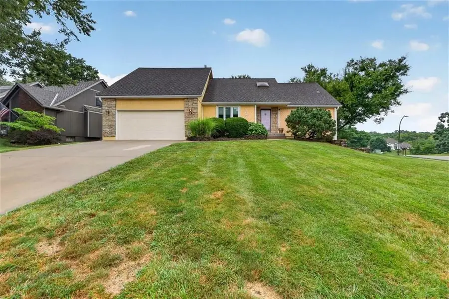7602 Parkhill Street, Shawnee, KS 66216 - #3