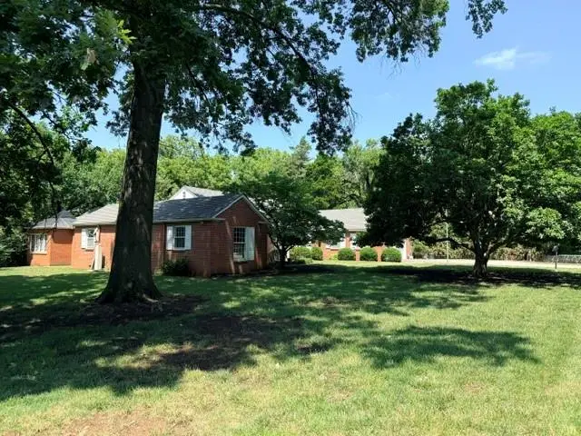 735 Sunset Drive, Lawrence, KS 66044 - #2