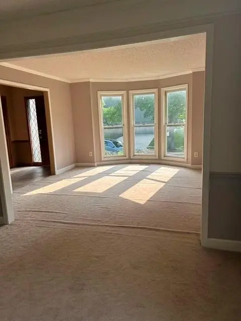 8206 Alden Street, Lenexa, KS 66215