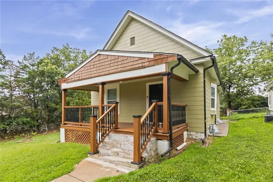 5508 Paloma Avenue, Kansas City, MO 64128 - #2