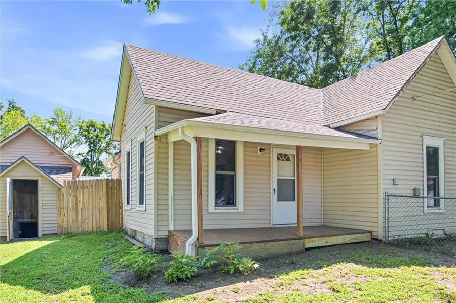 201 Spruce Street, Garden City, MO 64747 - #3