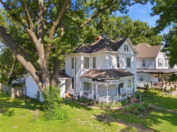 413-415 S Orchard Street, Clinton, MO 64735
