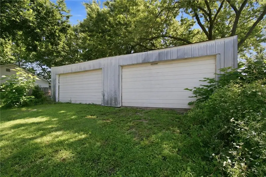 413-415 S Orchard Street, Clinton, MO 64735 - #3