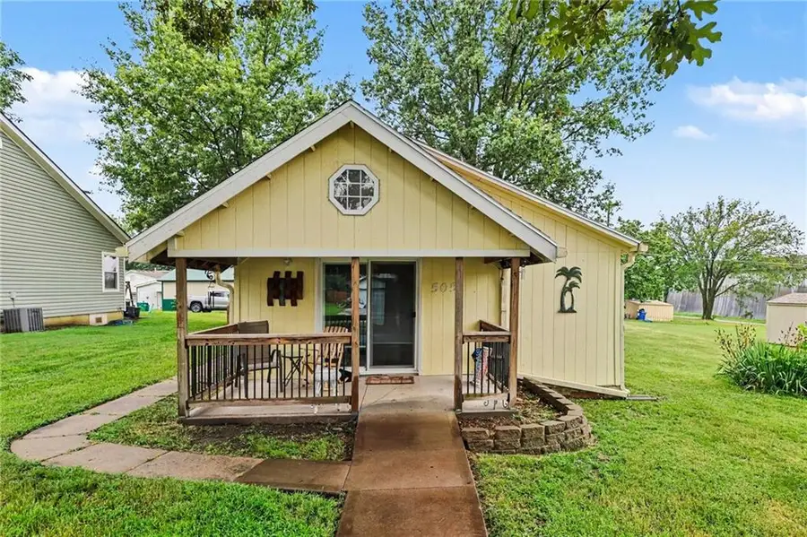 505 W Shawnee Street, Paola, KS 66071 - #2