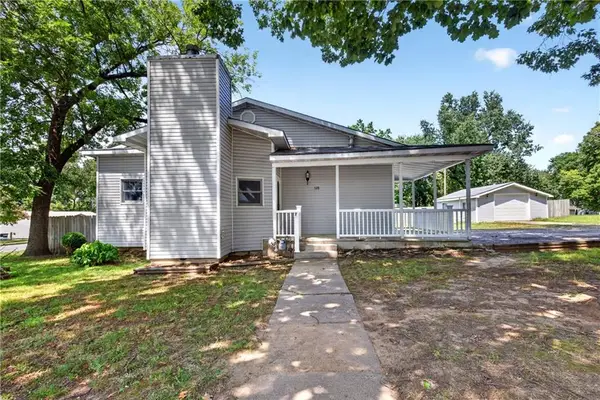 528 W Ashland Street, Nevada, MO 64772