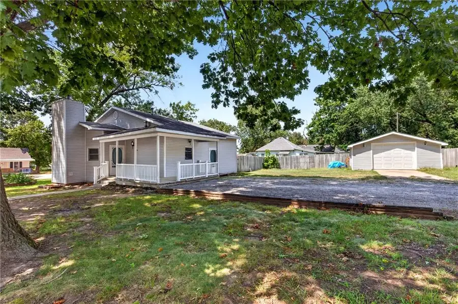 528 W Ashland Street, Nevada, MO 64772 - #2