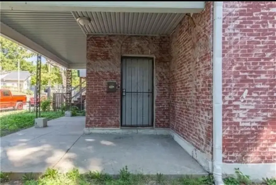 719 Indiana Avenue, Kansas City, MO 64124 - #2