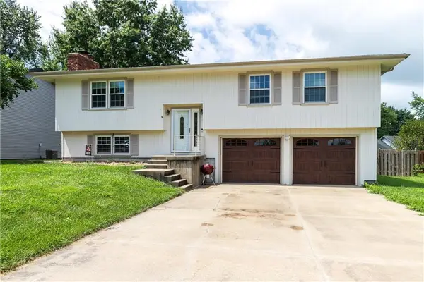 1178 S Delaware Drive, Tonganoxie, KS 66086