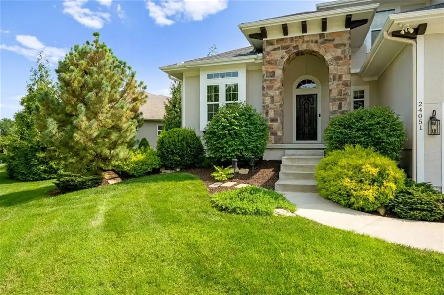 24051 W 121st Street, Olathe, KS 66061 - #2