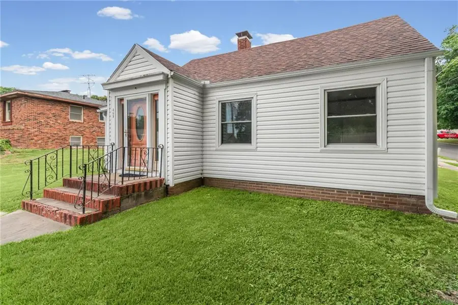 302 W 1st Street, Carrollton, MO 64633 - #3