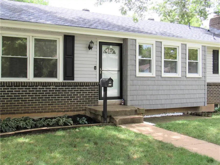 605 E Johnston Street, Olathe, KS 66061 - #2