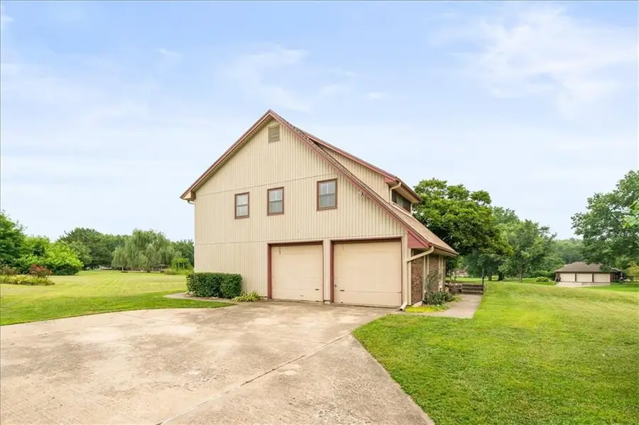 12915 Meadowlark Street, Lees Summit, MO 64086 - #2