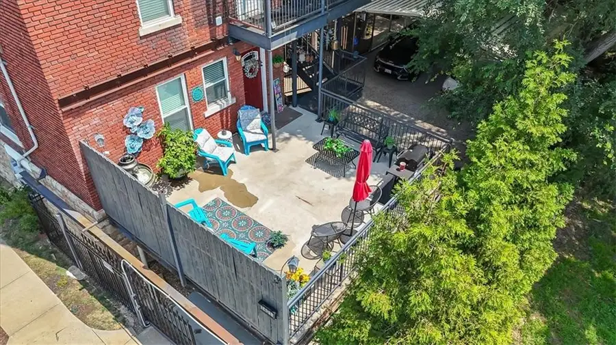 1401 E 11th Street, Kansas City, MO 64106 - #2