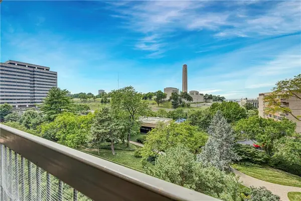 2510 Grand Boulevard #903, Kansas City, MO 64108