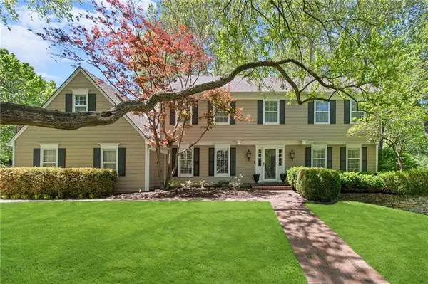 8740 Ensley Lane, Leawood, KS 66206