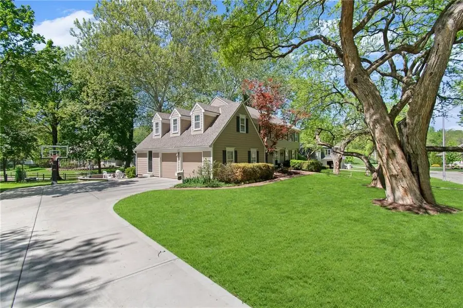 8740 Ensley Lane, Leawood, KS 66206 - #2