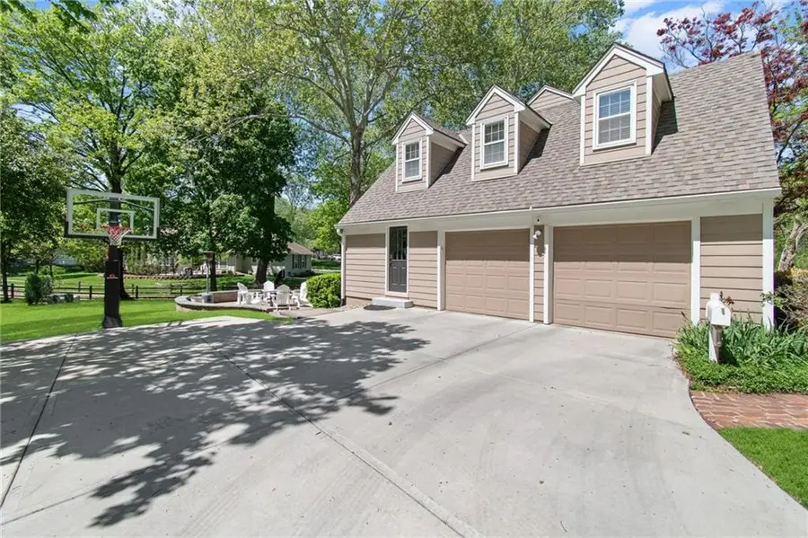 8740 Ensley Lane, Leawood, KS 66206 - #3