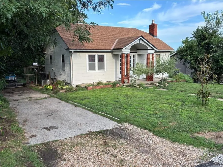 4205 N Kansas Avenue, Kansas City, MO 64117 - #2