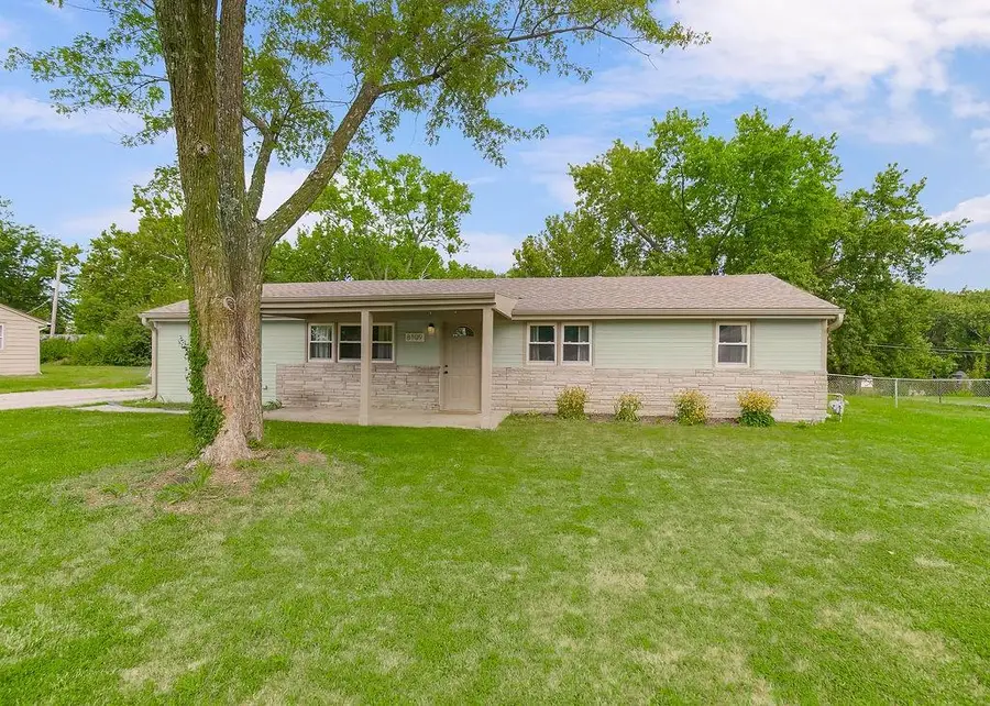 8109 N Summit Road, Kansas City, MO 64118 - #2
