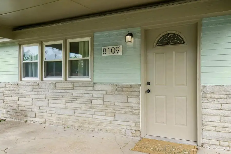 8109 N Summit Road, Kansas City, MO 64118 - #3