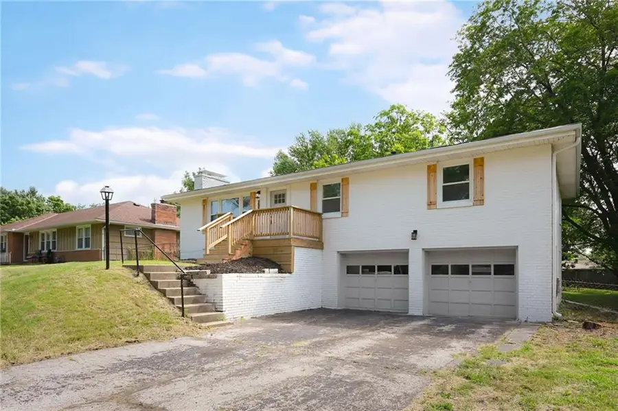 2217 N 83rd Street, Kansas City, KS 66109 - #2