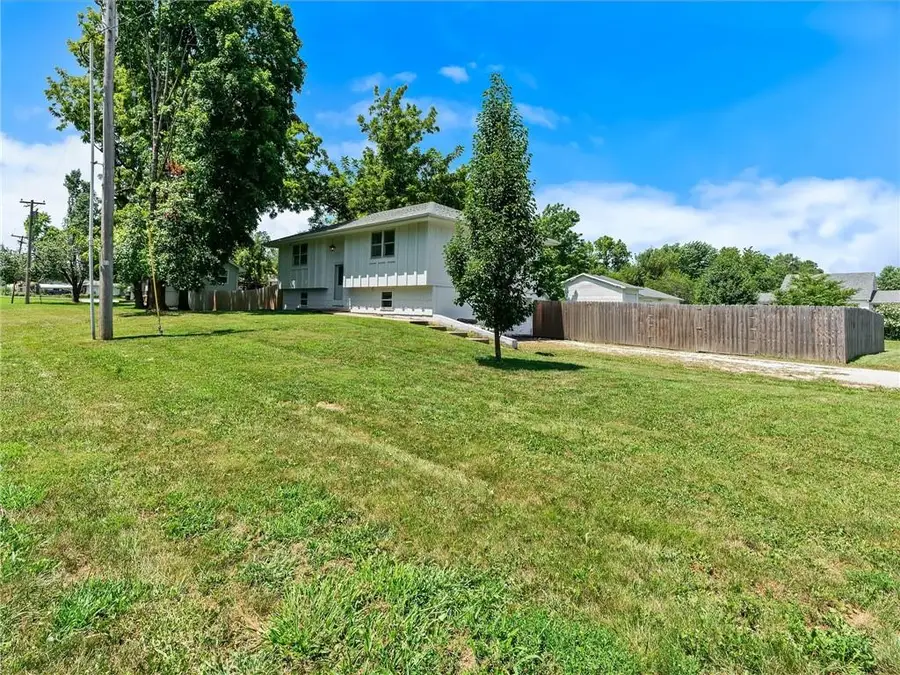 402 Clinton Street, Lathrop, MO 64465 - #3